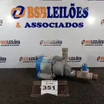 LOTE 351 - 01 MOTOR DE INDUÇÃO MONOFÁSICO DE GAIOLA 220V COM AVARIAS. (NO ESTADO) ATENÇÃO! FAZER A VISITAÇÃO ANTES DE ARREMATAR, NÃO SABEMOS SE FUNCIONA. LEILÃO NÃO TEM GARANTIA E NEM DEVOLUÇÃO, SUJEITO A POSSÍVEIS AVARIAS VISÍVEIS/OCULTAS E/OU AUSÊNCIA DE COMPONENTES.