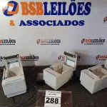 LOTE 288 - 03 IMPRESSORAS DE ETIQUETAS COM FONTE MARCA PERTO. (NO ESTADO) ATENÇÃO! FAZER A VISITAÇÃO ANTES DE ARREMATAR, NÃO SABEMOS SE FUNCIONA. LEILÃO NÃO TEM GARANTIA E NEM DEVOLUÇÃO, SUJEITO A POSSÍVEIS AVARIAS VISÍVEIS/OCULTAS E/OU AUSÊNCIA DE COMPONENTES.