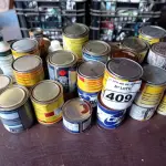 LOTE 409 - 01 LOTE COM MASSA ADESIVA, COLA E DIVERSOS. (NO ESTADO) ATENÇÃO! FAZER A VISITAÇÃO ANTES DE ARREMATAR, NÃO SABEMOS SE FUNCIONA. LEILÃO NÃO TEM GARANTIA E NEM DEVOLUÇÃO, SUJEITO A POSSÍVEIS AVARIAS VISÍVEIS/OCULTAS E/OU AUSÊNCIA DE COMPONENTES.