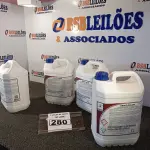 LOTE 280 - 04 GALÕES DE DESINFETANTE PARA INDÚSTRIA ALIMENTÍCIA E AFINS, EXCLUSIVAMENTE PARA USO PROFISSIONAL. CADA GALÃO CONTÉM 5 LITROS. (NO ESTADO) ATENÇÃO! FAZER A VISITAÇÃO ANTES DE ARREMATAR, NÃO SABEMOS SE FUNCIONA. LEILÃO NÃO TEM GARANTIA E NEM DEVOLUÇÃO, SUJEITO A POSSÍVEIS AVARIAS VISÍVEIS/OCULTAS E/OU AUSÊNCIA DE COMPONENTES.