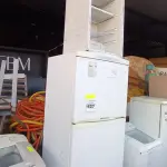 LOTE 427 - 01 GELADEIRA MARCA CONTINENTAL E 01 SUCATA DE FRIGOBAR. (NO ESTADO) ATENÇÃO! FAZER A VISITAÇÃO ANTES DE ARREMATAR, NÃO SABEMOS SE FUNCIONA. LEILÃO NÃO TEM GARANTIA E NEM DEVOLUÇÃO, SUJEITO A POSSÍVEIS AVARIAS VISÍVEIS/OCULTAS E/OU AUSÊNCIA DE COMPONENTES.