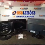 LOTE 231 - 04 MONITORES LCD MARCAS E MODELOS DIVERSOS. (NO ESTADO) ATENÇÃO! FAZER A VISITAÇÃO ANTES DE ARREMATAR, NÃO SABEMOS SE FUNCIONA. LEILÃO NÃO TEM GARANTIA E NEM DEVOLUÇÃO, SUJEITO A POSSÍVEIS AVARIAS VISÍVEIS/OCULTAS E/OU AUSÊNCIA DE COMPONENTES.