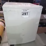 LOTE 297 - 01 FRIGOBAR 177WATTS MARCA ELETROLUX. (NO ESTADO) ATENÇÃO! FAZER A VISITAÇÃO ANTES DE ARREMATAR, NÃO SABEMOS SE FUNCIONA. LEILÃO NÃO TEM GARANTIA E NEM DEVOLUÇÃO, SUJEITO A POSSÍVEIS AVARIAS VISÍVEIS/OCULTAS E/OU AUSÊNCIA DE COMPONENTES.