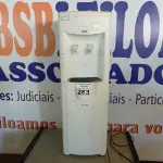 LOTE 263 - 01 BEBEDOURO REFRIGERADO PARA GARRAFÃO. (NO ESTADO) ATENÇÃO! FAZER A VISITAÇÃO ANTES DE ARREMATAR, NÃO SABEMOS SE FUNCIONA. LEILÃO NÃO TEM GARANTIA E NEM DEVOLUÇÃO, SUJEITO A POSSÍVEIS AVARIAS VISÍVEIS/OCULTAS E/OU AUSÊNCIA DE COMPONENTES.