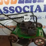 LOTE 217 - 01 MÁQUINA DE CORTAR GRAMA A GASOLINA MC 600 MARCA TRAPP COM AVARIAS. (NO ESTADO) ATENÇÃO! FAZER A VISITAÇÃO ANTES DE ARREMATAR, NÃO SABEMOS SE FUNCIONA. LEILÃO NÃO TEM GARANTIA E NEM DEVOLUÇÃO, SUJEITO A POSSÍVEIS AVARIAS VISÍVEIS/OCULTAS E/OU AUSÊNCIA DE COMPONENTES.