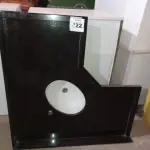 LOTE 422 - 01 GABINETE PARA BANHEIRO COM CUBA E BANCADA EM  MÁRMORE MONTADA MEDINDO: 120 DE LARGURAX1.20 DE COMPRIMENTOX63. (NO ESTADO) ATENÇÃO! FAZER A VISITAÇÃO ANTES DE ARREMATAR, NÃO SABEMOS SE FUNCIONA. LEILÃO NÃO TEM GARANTIA E NEM DEVOLUÇÃO, SUJEITO A POSSÍVEIS AVARIAS VISÍVEIS/OCULTAS E/OU AUSÊNCIA DE COMPONENTES.