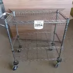 LOTE 220 - 01 CARRINHO PARA COPA COM 03 BANDEJAS E RODINHAS. (NO ESTADO) ATENÇÃO! FAZER A VISITAÇÃO ANTES DE ARREMATAR, NÃO SABEMOS SE FUNCIONA. LEILÃO NÃO TEM GARANTIA E NEM DEVOLUÇÃO, SUJEITO A POSSÍVEIS AVARIAS VISÍVEIS/OCULTAS E/OU AUSÊNCIA DE COMPONENTES.