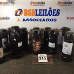 LOTE 315 - 10 GARRAFAS DE CAFÉ. (NO ESTADO) ATENÇÃO! FAZER A VISITAÇÃO ANTES DE ARREMATAR, NÃO SABEMOS SE FUNCIONA. LEILÃO NÃO TEM GARANTIA E NEM DEVOLUÇÃO, SUJEITO A POSSÍVEIS AVARIAS VISÍVEIS/OCULTAS E/OU AUSÊNCIA DE COMPONENTES.