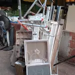 LOTE 400 - 01 QUADRO ELÉTRICO E LUMINÁRIAS DIVERSAS. (NO ESTADO) ATENÇÃO! FAZER A VISITAÇÃO ANTES DE ARREMATAR, NÃO SABEMOS SE FUNCIONA. LEILÃO NÃO TEM GARANTIA E NEM DEVOLUÇÃO, SUJEITO A POSSÍVEIS AVARIAS VISÍVEIS/OCULTAS E/OU AUSÊNCIA DE COMPONENTES.