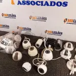 LOTE 030 - 01 LOTE COM VÁRIAS CÂMERAS DE SEGURANÇA. (NO ESTADO) ATENÇÃO! FAZER A VISITAÇÃO ANTES DE ARREMATAR, NÃO SABEMOS SE FUNCIONA. LEILÃO NÃO TEM GARANTIA E NEM DEVOLUÇÃO, SUJEITO A POSSÍVEIS AVARIAS VISÍVEIS/OCULTAS E/OU AUSÊNCIA DE COMPONENTES.