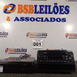 LOTE 001 - 02 APARELHOS DE SOM AUTOMOTIVO, SENDO 01 COM ENTRADA USB. (NO ESTADO) ATENÇÃO! FAZER A VISITAÇÃO ANTES DE ARREMATAR, NÃO SABEMOS SE FUNCIONA. LEILÃO NÃO TEM GARANTIA E NEM DEVOLUÇÃO, SUJEITO A POSSÍVEIS AVARIAS VISÍVEIS/OCULTAS E/OU AUSÊNCIA DE COMPONENTES.