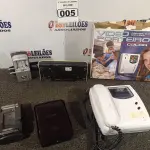 LOTE 005 - 01 LOTE COM 04 APARELHOS DE INTERFONE, SENDO 02 DE VÍDEO E 02 DE VOZ COM AVARIAS E 1 FECHADURA DIGITAL MARCA INTELBRAS FR 201. (NO ESTADO) ATENÇÃO! FAZER A VISITAÇÃO ANTES DE ARREMATAR, NÃO SABEMOS SE FUNCIONA. LEILÃO NÃO TEM GARANTIA E NEM DEVOLUÇÃO, SUJEITO A POSSÍVEIS AVARIAS VISÍVEIS/OCULTAS E/OU AUSÊNCIA DE COMPONENTES.