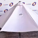 LOTE 030 - 01 OMBRELONE FALTANDO O CONTRAPESO E A BASE. (UMBRELA) (NO ESTADO) BH1589P
