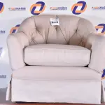 LOTE 005 - 01 POLTRONA COM AVARIAS EM 01 DOS PÉS.  (CHAIR, HSLD, EASY) (NO ESTADO) AV9981G