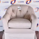 LOTE 005 - 01 POLTRONA COM AVARIAS EM 01 DOS PÉS.  (CHAIR, HSLD, EASY) (NO ESTADO) AV9981G