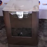 LOTE 031 - 01 LAVA LOUÇAS MARCA ELETROLUX 220V COM DEFEITO NA PORTA. (DISHWASHER) (NO ESTADO) BH1518K