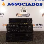 LOTE 025 - 03 APARELHOS DE SOM AUTOMOTIVO PARA RETIRADA DE PEÇAS. (NO ESTADO) ATENÇÃO! FAZER A VISITAÇÃO ANTES DE ARREMATAR, NÃO SABEMOS SE FUNCIONA. LEILÃO NÃO TEM GARANTIA E NEM DEVOLUÇÃO, SUJEITO A POSSÍVEIS AVARIAS VISÍVEIS/OCULTAS E/OU AUSÊNCIA DE COMPONENTES.