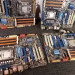 LOTE 019 - 04 PLACAS MÃE COM PROCESSADORES I7 INTEL/XEON. (NO ESTADO) ATENÇÃO! FAZER A VISITAÇÃO ANTES DE ARREMATAR, NÃO SABEMOS SE FUNCIONA. LEILÃO NÃO TEM GARANTIA E NEM DEVOLUÇÃO, SUJEITO A POSSÍVEIS AVARIAS VISÍVEIS/OCULTAS E/OU AUSÊNCIA DE COMPONENTES.