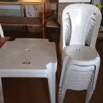 LOTE 210 - 02 JOGOS DE MESAS QUADRADAS DE PLÁSTICO NA COR BRANCA. (NO ESTADO) ATENÇÃO! FAZER A VISITAÇÃO ANTES DE ARREMATAR, NÃO SABEMOS SE FUNCIONA. LEILÃO NÃO TEM GARANTIA E NEM DEVOLUÇÃO, SUJEITO A POSSÍVEIS AVARIAS VISÍVEIS/OCULTAS E/OU AUSÊNCIA DE COMPONENTES.