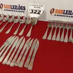 LOTE 322 - 01 LOTE COM 10 GARFOS, 10 COLHERES E 10 FACAS. (NO ESTADO) ATENÇÃO! FAZER A VISITAÇÃO ANTES DE ARREMATAR, NÃO SABEMOS SE FUNCIONA. LEILÃO NÃO TEM GARANTIA E NEM DEVOLUÇÃO, SUJEITO A POSSÍVEIS AVARIAS VISÍVEIS/OCULTAS E/OU AUSÊNCIA DE COMPONENTES.