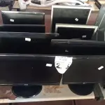 LOTE 225 - 08 MONITORES LCD MARCAS E MODELOS DIVERSOS. (NO ESTADO) ATENÇÃO! FAZER A VISITAÇÃO ANTES DE ARREMATAR, NÃO SABEMOS SE FUNCIONA. LEILÃO NÃO TEM GARANTIA E NEM DEVOLUÇÃO, SUJEITO A POSSÍVEIS AVARIAS VISÍVEIS/OCULTAS E/OU AUSÊNCIA DE COMPONENTES.