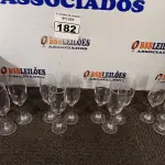 LOTE 182 - 12 TAÇAS PARA CHAMPANHE DIVERSAS. (NO ESTADO) ATENÇÃO! FAZER A VISITAÇÃO ANTES DE ARREMATAR, NÃO SABEMOS SE FUNCIONA. LEILÃO NÃO TEM GARANTIA E NEM DEVOLUÇÃO, SUJEITO A POSSÍVEIS AVARIAS VISÍVEIS/OCULTAS E/OU AUSÊNCIA DE COMPONENTES.