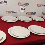LOTE 284 - 10 PRATOS RASOS E 10 PRATOS DE SOBREMESA. (NO ESTADO) ATENÇÃO! FAZER A VISITAÇÃO ANTES DE ARREMATAR, NÃO SABEMOS SE FUNCIONA. LEILÃO NÃO TEM GARANTIA E NEM DEVOLUÇÃO, SUJEITO A POSSÍVEIS AVARIAS VISÍVEIS/OCULTAS E/OU AUSÊNCIA DE COMPONENTES.