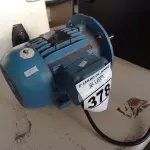 LOTE 378 - 01 MOTOR ELÉTRICO TRIFÁSICO WEG 1.0CV NA COR AZUL. (NO ESTADO) ATENÇÃO! FAZER A VISITAÇÃO ANTES DE ARREMATAR, NÃO SABEMOS SE FUNCIONA. LEILÃO NÃO TEM GARANTIA E NEM DEVOLUÇÃO, SUJEITO A POSSÍVEIS AVARIAS VISÍVEIS/OCULTAS E/OU AUSÊNCIA DE COMPONENTES.