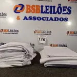 LOTE 176 - 13 TOALHAS BRANCAS PARA MESA PLÁSTICA BISTRÔ, 150X150. (NO ESTADO) ATENÇÃO! FAZER A VISITAÇÃO ANTES DE ARREMATAR, NÃO SABEMOS SE FUNCIONA. LEILÃO NÃO TEM GARANTIA E NEM DEVOLUÇÃO, SUJEITO A POSSÍVEIS AVARIAS VISÍVEIS/OCULTAS E/OU AUSÊNCIA DE COMPONENTES.