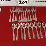 LOTE 324 - 01 LOTE COM 10 GARFOS, 10 FACAS E 10 COLHERES DE SOBREMESA. (NO ESTADO) ATENÇÃO! FAZER A VISITAÇÃO ANTES DE ARREMATAR, NÃO SABEMOS SE FUNCIONA. LEILÃO NÃO TEM GARANTIA E NEM DEVOLUÇÃO, SUJEITO A POSSÍVEIS AVARIAS VISÍVEIS/OCULTAS E/OU AUSÊNCIA DE COMPONENTES.