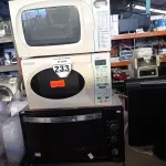 LOTE 233 - 02 MICRO ONDAS SEM PRATO E 01 FORNO ELÉTRICO MARCA BEST PARA RETIRADA DE PEÇAS.   (NO ESTADO) ATENÇÃO! FAZER A VISITAÇÃO ANTES DE ARREMATAR, NÃO SABEMOS SE FUNCIONA. LEILÃO NÃO TEM GARANTIA E NEM DEVOLUÇÃO, SUJEITO A POSSÍVEIS AVARIAS VISÍVEIS/OCULTAS E/OU AUSÊNCIA DE COMPONENTES.
