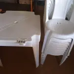 LOTE 260 - 02 JOGOS DE MESAS QUADRADAS DE PLÁSTICO NA COR BRANCA. (NO ESTADO) ATENÇÃO! FAZER A VISITAÇÃO ANTES DE ARREMATAR, NÃO SABEMOS SE FUNCIONA. LEILÃO NÃO TEM GARANTIA E NEM DEVOLUÇÃO, SUJEITO A POSSÍVEIS AVARIAS VISÍVEIS/OCULTAS E/OU AUSÊNCIA DE COMPONENTES.
