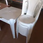 LOTE 240 - 02 JOGOS DE MESAS QUADRADAS DE PLÁSTICO NA COR BRANCA. (NO ESTADO) ATENÇÃO! FAZER A VISITAÇÃO ANTES DE ARREMATAR, NÃO SABEMOS SE FUNCIONA. LEILÃO NÃO TEM GARANTIA E NEM DEVOLUÇÃO, SUJEITO A POSSÍVEIS AVARIAS VISÍVEIS/OCULTAS E/OU AUSÊNCIA DE COMPONENTES.