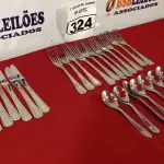 LOTE 324 - 01 LOTE COM 10 GARFOS, 10 FACAS E 10 COLHERES DE SOBREMESA. (NO ESTADO) ATENÇÃO! FAZER A VISITAÇÃO ANTES DE ARREMATAR, NÃO SABEMOS SE FUNCIONA. LEILÃO NÃO TEM GARANTIA E NEM DEVOLUÇÃO, SUJEITO A POSSÍVEIS AVARIAS VISÍVEIS/OCULTAS E/OU AUSÊNCIA DE COMPONENTES.