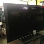 LOTE 273 - 01 TV 40’’ MARCA SONY SEM CABO E SEM CONTROLE. (LIGANDO)(NO ESTADO) ATENÇÃO! FAZER A VISITAÇÃO ANTES DE ARREMATAR, NÃO SABEMOS SE FUNCIONA. LEILÃO NÃO TEM GARANTIA E NEM DEVOLUÇÃO, SUJEITO A POSSÍVEIS AVARIAS VISÍVEIS/OCULTAS E/OU AUSÊNCIA DE COMPONENTES.