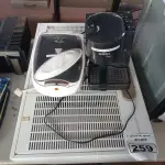 LOTE 259 - 01 SANDUICHEIRA, 01 CAFETEIRA E 01 SUGGAR. (NO ESTADO) ATENÇÃO! FAZER A VISITAÇÃO ANTES DE ARREMATAR, NÃO SABEMOS SE FUNCIONA. LEILÃO NÃO TEM GARANTIA E NEM DEVOLUÇÃO, SUJEITO A POSSÍVEIS AVARIAS VISÍVEIS/OCULTAS E/OU AUSÊNCIA DE COMPONENTES.