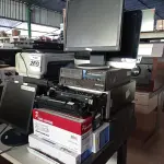 LOTE 269 - 02 MONITORES LCD E 01 HP 18 ALL IN ONE, 03 CPUS, 03 IMPRESSORAS, SENDO 02 MARCA EPSON E 01 HP, 03 TECLADOS E VÁRIOS TONERS. (NO ESTADO) ATENÇÃO! FAZER A VISITAÇÃO ANTES DE ARREMATAR, NÃO SABEMOS SE FUNCIONA. LEILÃO NÃO TEM GARANTIA E NEM DEVOLUÇÃO, SUJEITO A POSSÍVEIS AVARIAS VISÍVEIS/OCULTAS E/OU AUSÊNCIA DE COMPONENTES.