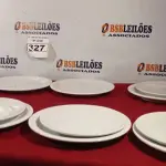 LOTE 327 - 10 PRATOS RASOS E 06 PRATOS DE SOBREMESA. (NO ESTADO) ATENÇÃO! FAZER A VISITAÇÃO ANTES DE ARREMATAR, NÃO SABEMOS SE FUNCIONA. LEILÃO NÃO TEM GARANTIA E NEM DEVOLUÇÃO, SUJEITO A POSSÍVEIS AVARIAS VISÍVEIS/OCULTAS E/OU AUSÊNCIA DE COMPONENTES.