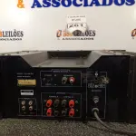 LOTE 261 - 01 AMPLIFICADOR PROFISSIONAL PA1800 DX BIVOLT.  (NO ESTADO) ATENÇÃO! FAZER A VISITAÇÃO ANTES DE ARREMATAR, NÃO SABEMOS SE FUNCIONA. LEILÃO NÃO TEM GARANTIA E NEM DEVOLUÇÃO, SUJEITO A POSSÍVEIS AVARIAS VISÍVEIS/OCULTAS E/OU AUSÊNCIA DE COMPONENTES.