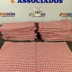 LOTE 167 - 20 TOALHAS XADREZ BRANCA/VERMELHO PARA MESA PLÁSTICA BISTRÔ, 150X150. (NO ESTADO) ATENÇÃO! FAZER A VISITAÇÃO ANTES DE ARREMATAR, NÃO SABEMOS SE FUNCIONA. LEILÃO NÃO TEM GARANTIA E NEM DEVOLUÇÃO, SUJEITO A POSSÍVEIS AVARIAS VISÍVEIS/OCULTAS E/OU AUSÊNCIA DE COMPONENTES.
