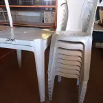 LOTE 270 - 02 JOGOS DE MESAS QUADRADAS DE PLÁSTICO NA COR BRANCA. (NO ESTADO) ATENÇÃO! FAZER A VISITAÇÃO ANTES DE ARREMATAR, NÃO SABEMOS SE FUNCIONA. LEILÃO NÃO TEM GARANTIA E NEM DEVOLUÇÃO, SUJEITO A POSSÍVEIS AVARIAS VISÍVEIS/OCULTAS E/OU AUSÊNCIA DE COMPONENTES.