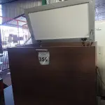 LOTE 358 - 01 ARMÁRIO DE PAREDE EM MDF. (NO ESTADO) ATENÇÃO! FAZER A VISITAÇÃO ANTES DE ARREMATAR, NÃO SABEMOS SE FUNCIONA. LEILÃO NÃO TEM GARANTIA E NEM DEVOLUÇÃO, SUJEITO A POSSÍVEIS AVARIAS VISÍVEIS/OCULTAS E/OU AUSÊNCIA DE COMPONENTES.