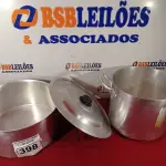 LOTE 398 - 01 PANELA COM TAMPA E 01 CAÇAROLA SEM TAMPA. (NO ESTADO) ATENÇÃO! FAZER A VISITAÇÃO ANTES DE ARREMATAR, NÃO SABEMOS SE FUNCIONA. LEILÃO NÃO TEM GARANTIA E NEM DEVOLUÇÃO, SUJEITO A POSSÍVEIS AVARIAS VISÍVEIS/OCULTAS E/OU AUSÊNCIA DE COMPONENTES.