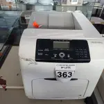 LOTE 363 - 01 IMPRESSORA COLORIDA, MODELO: C430DN MARCA RICHO. (NO ESTADO) ATENÇÃO! FAZER A VISITAÇÃO ANTES DE ARREMATAR, NÃO SABEMOS SE FUNCIONA. LEILÃO NÃO TEM GARANTIA E NEM DEVOLUÇÃO, SUJEITO A POSSÍVEIS AVARIAS VISÍVEIS/OCULTAS E/OU AUSÊNCIA DE COMPONENTES.