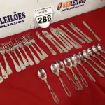 LOTE 288 - 01 LOTE COM 10 GARFOS, 10 FACAS E 10 COLHERES DE SOBREMESA. (NO ESTADO) ATENÇÃO! FAZER A VISITAÇÃO ANTES DE ARREMATAR, NÃO SABEMOS SE FUNCIONA. LEILÃO NÃO TEM GARANTIA E NEM DEVOLUÇÃO, SUJEITO A POSSÍVEIS AVARIAS VISÍVEIS/OCULTAS E/OU AUSÊNCIA DE COMPONENTES.
