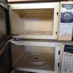 LOTE 275 - 03 MICRO-ONDAS PARA RETIRADA DE PEÇAS SEM PRATO. (NO ESTADO) ATENÇÃO! FAZER A VISITAÇÃO ANTES DE ARREMATAR, NÃO SABEMOS SE FUNCIONA. LEILÃO NÃO TEM GARANTIA E NEM DEVOLUÇÃO, SUJEITO A POSSÍVEIS AVARIAS VISÍVEIS/OCULTAS E/OU AUSÊNCIA DE COMPONENTES.