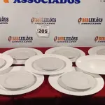 LOTE 205 - 11 PRATOS RASOS E 10 PRATOS DE SOBREMESA. (NO ESTADO) ATENÇÃO! FAZER A VISITAÇÃO ANTES DE ARREMATAR, NÃO SABEMOS SE FUNCIONA. LEILÃO NÃO TEM GARANTIA E NEM DEVOLUÇÃO, SUJEITO A POSSÍVEIS AVARIAS VISÍVEIS/OCULTAS E/OU AUSÊNCIA DE COMPONENTES.