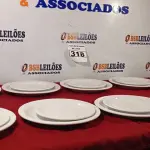 LOTE 318 - 10 PRATOS RASOS E 10 PRATOS DE SOBREMESA. (NO ESTADO) ATENÇÃO! FAZER A VISITAÇÃO ANTES DE ARREMATAR, NÃO SABEMOS SE FUNCIONA. LEILÃO NÃO TEM GARANTIA E NEM DEVOLUÇÃO, SUJEITO A POSSÍVEIS AVARIAS VISÍVEIS/OCULTAS E/OU AUSÊNCIA DE COMPONENTES.
