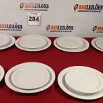 LOTE 284 - 10 PRATOS RASOS E 10 PRATOS DE SOBREMESA. (NO ESTADO) ATENÇÃO! FAZER A VISITAÇÃO ANTES DE ARREMATAR, NÃO SABEMOS SE FUNCIONA. LEILÃO NÃO TEM GARANTIA E NEM DEVOLUÇÃO, SUJEITO A POSSÍVEIS AVARIAS VISÍVEIS/OCULTAS E/OU AUSÊNCIA DE COMPONENTES.