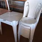 LOTE 270 - 02 JOGOS DE MESAS QUADRADAS DE PLÁSTICO NA COR BRANCA. (NO ESTADO) ATENÇÃO! FAZER A VISITAÇÃO ANTES DE ARREMATAR, NÃO SABEMOS SE FUNCIONA. LEILÃO NÃO TEM GARANTIA E NEM DEVOLUÇÃO, SUJEITO A POSSÍVEIS AVARIAS VISÍVEIS/OCULTAS E/OU AUSÊNCIA DE COMPONENTES.